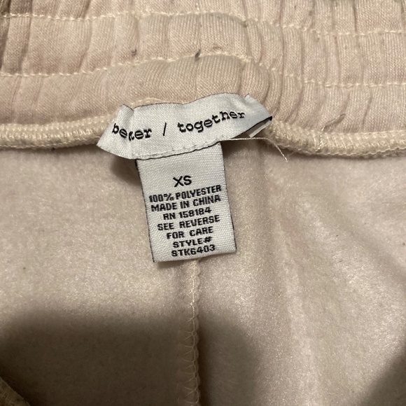 Jogging + Jacket - Picture 2 of 2